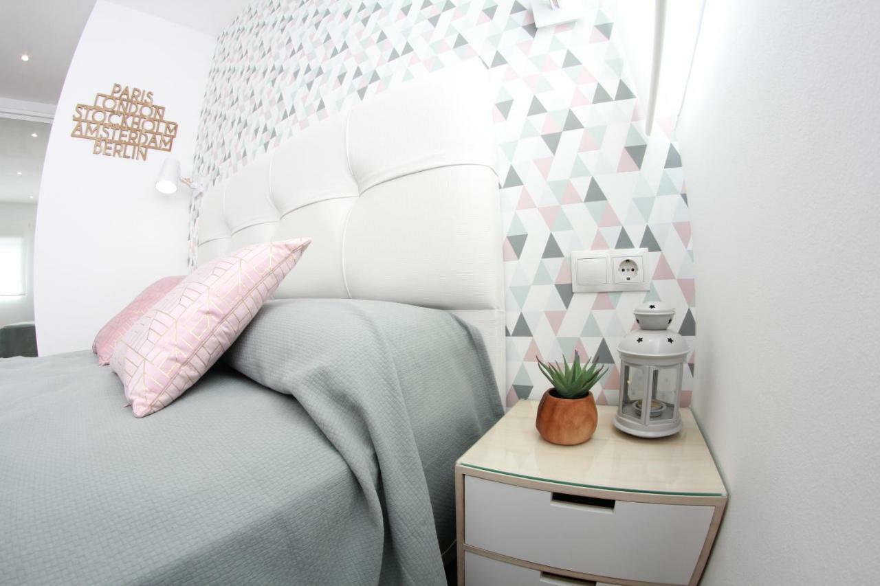 สตูดิโอ อพาร์ตเมนต์ 1 ห้องน้ำส่วนตัว ขนาด 25 ตร.ม. – กลางเมืองตอเรโมลีโนส Apartment ตอร์เรโมลิโนส ภายนอก รูปภาพ