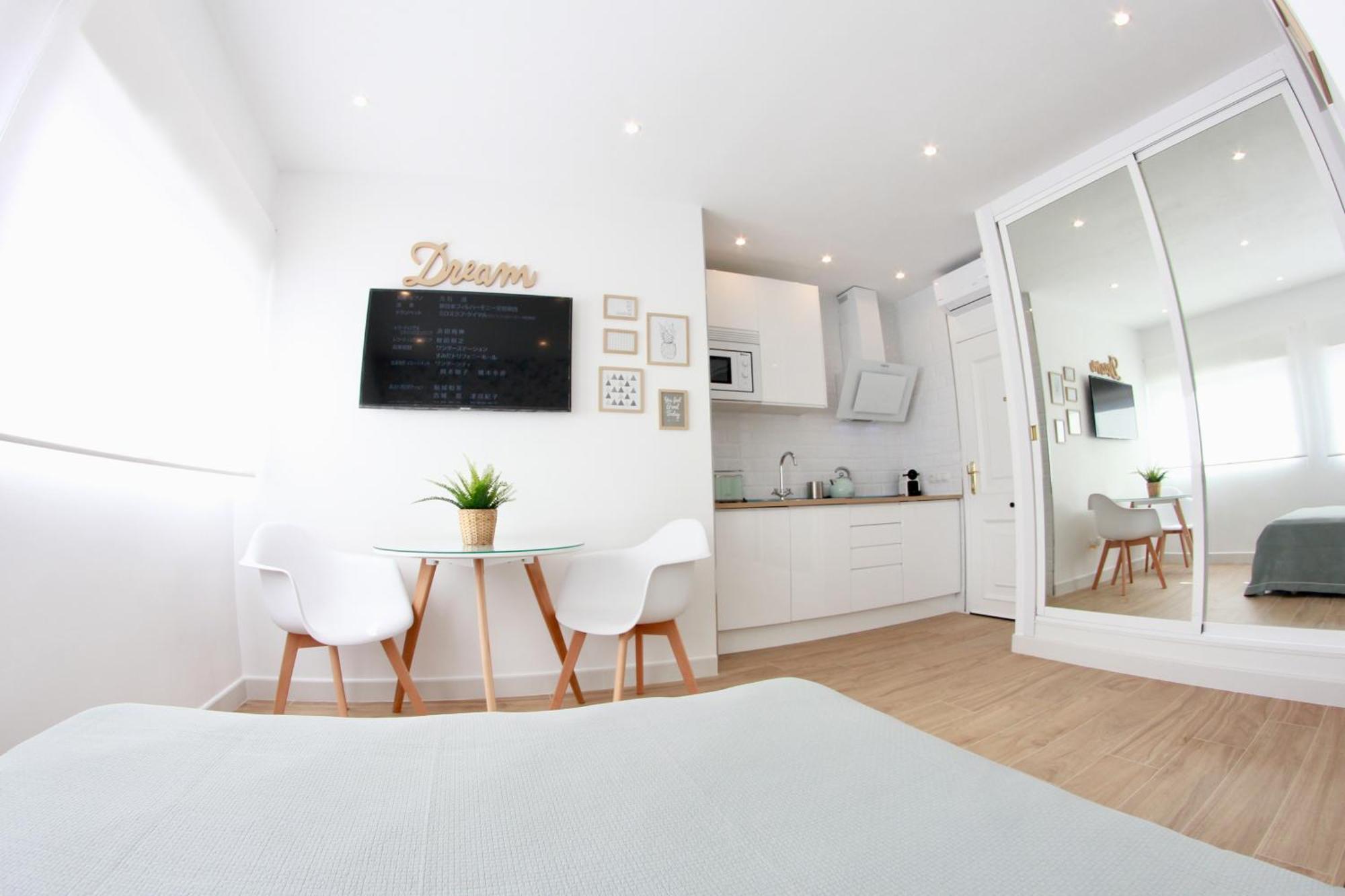 สตูดิโอ อพาร์ตเมนต์ 1 ห้องน้ำส่วนตัว ขนาด 25 ตร.ม. – กลางเมืองตอเรโมลีโนส Apartment ตอร์เรโมลิโนส ภายนอก รูปภาพ
